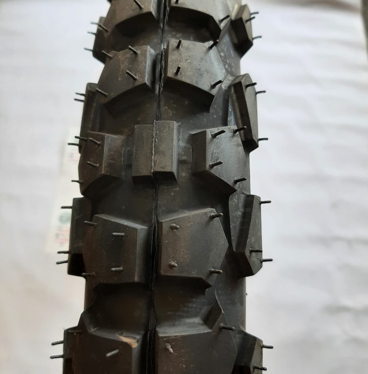 لاستیک موتور سیکلت ایران یاسا سایز ۲۱-۳۰۰ لاستیک موتور سیکلت ایران یاسا سایز ۲۱-۳۰۰ مدل NP مناسب موتور تریل